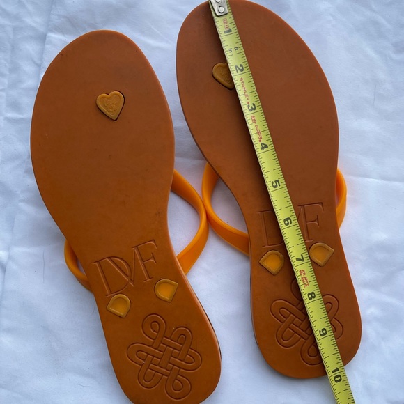 Adorable Sandals by Diane von Furstenberg - Picture 5 of 7